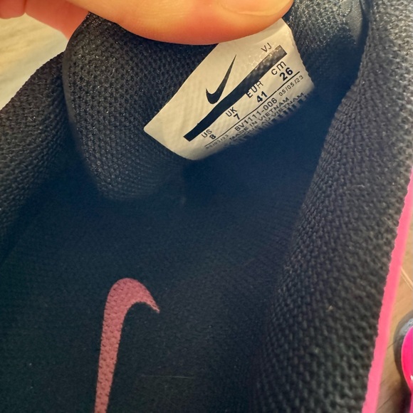 Women’s Nike Shox Black and Hot Pink Sneakers - Picture 6 of 7